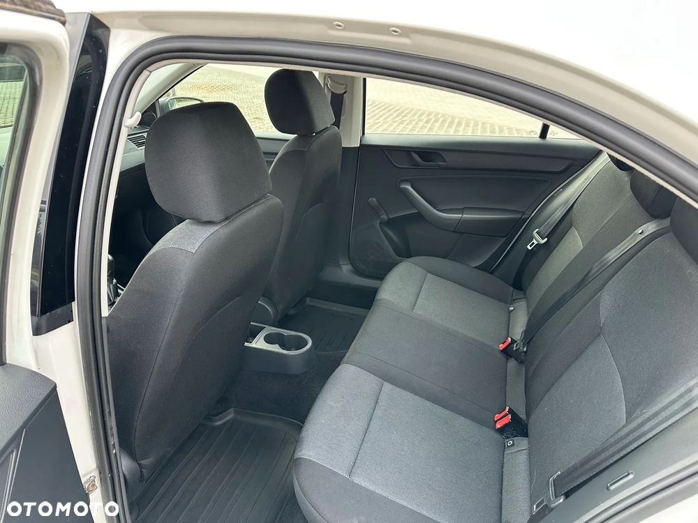 Skoda RAPID - 8