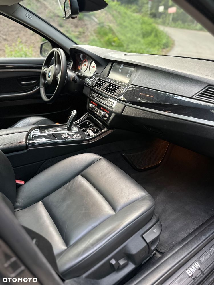 BMW Seria 5 525d - 30