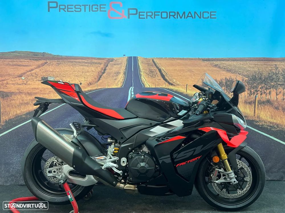 Aprilia RSV 4 FACTORY 2025 - 1