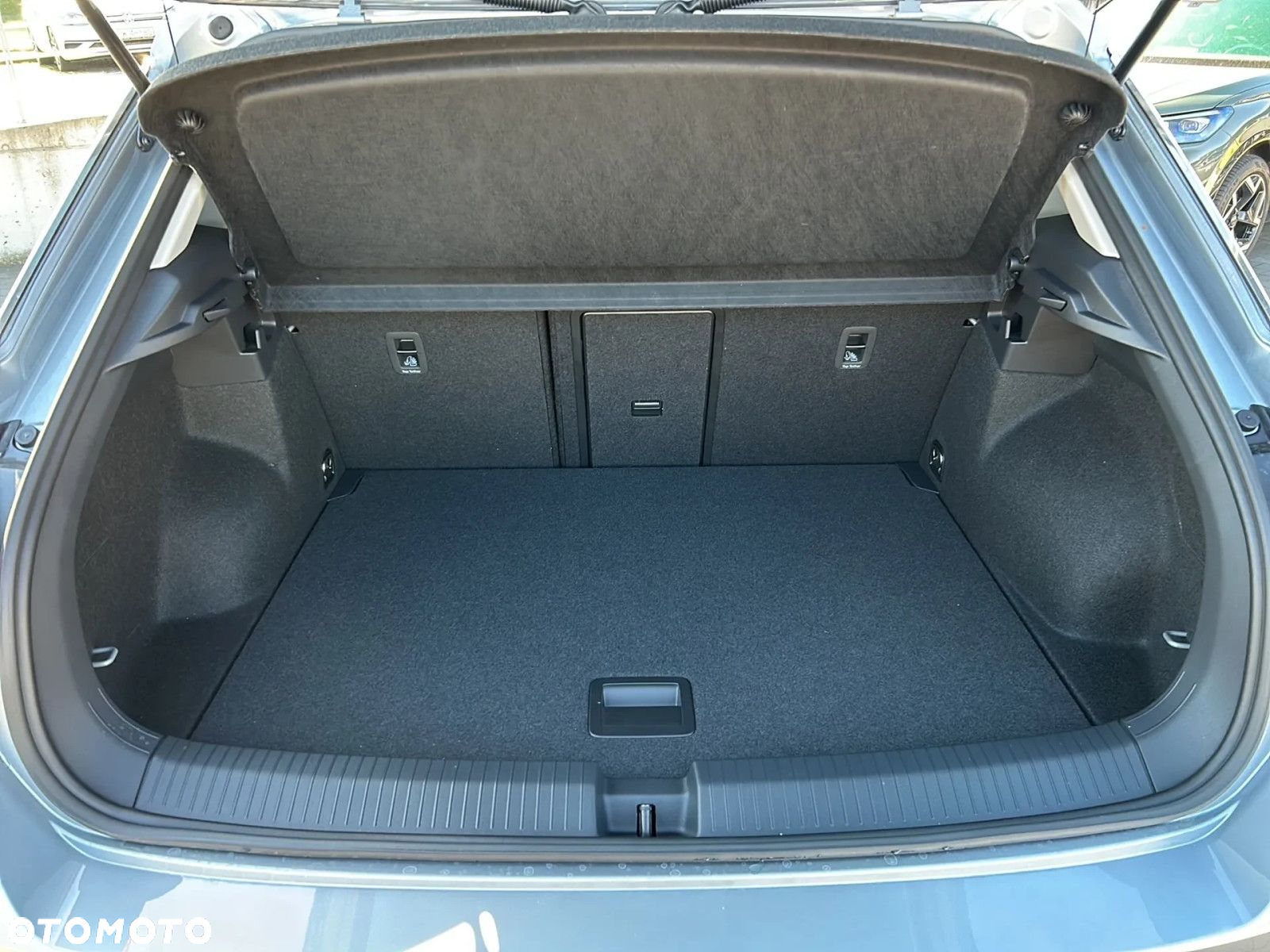 Volkswagen T-Roc - 18