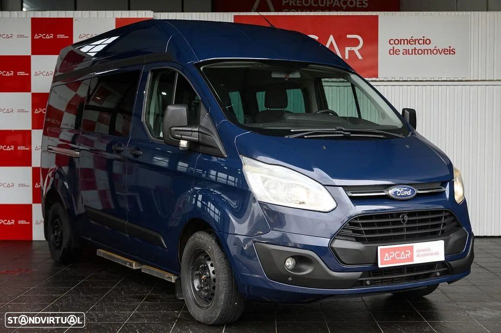 Ford Transit Custom Adaptada p/ 3 cadeiras de rodas - 1