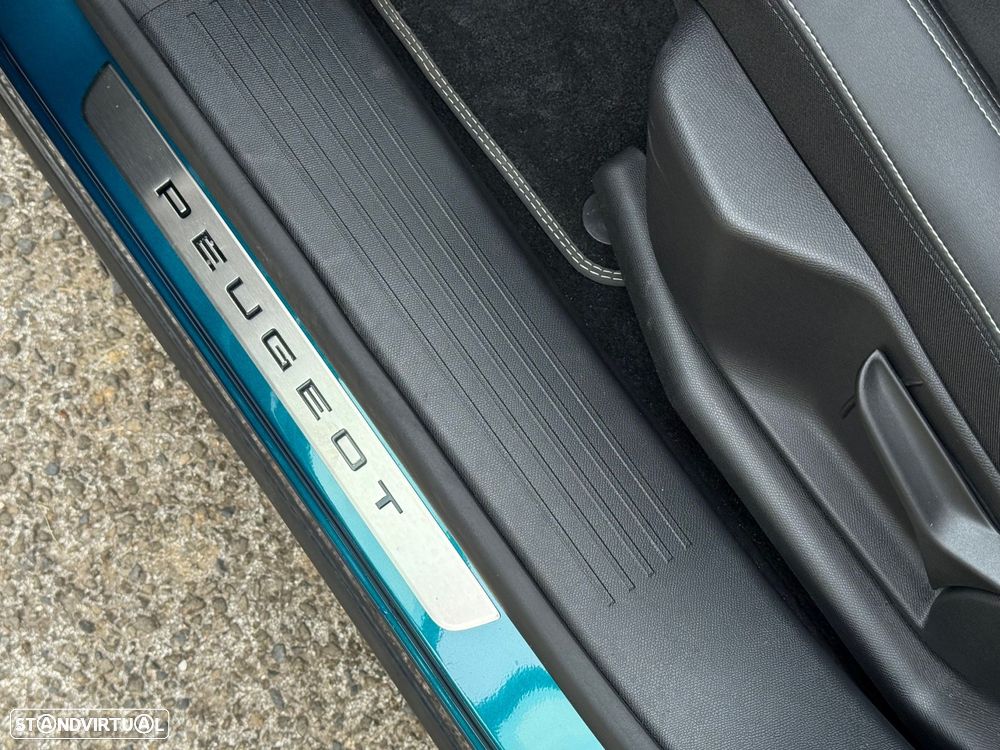 Peugeot E-3008 73 kWh GT - 32