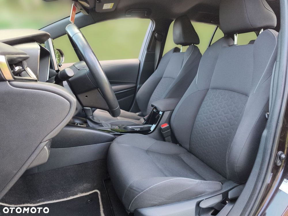 Toyota Corolla 1.8 Hybrid Comfort - 17