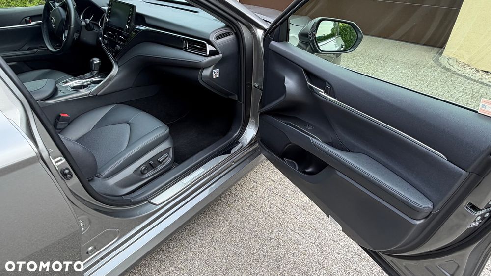 Toyota Camry 2.5 Hybrid Executive CVT - 12