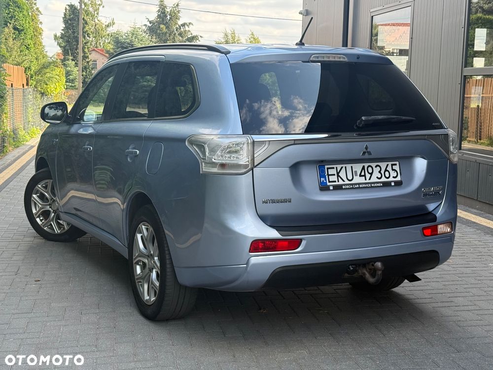 Mitsubishi Outlander 2.0 4WD Top - 14