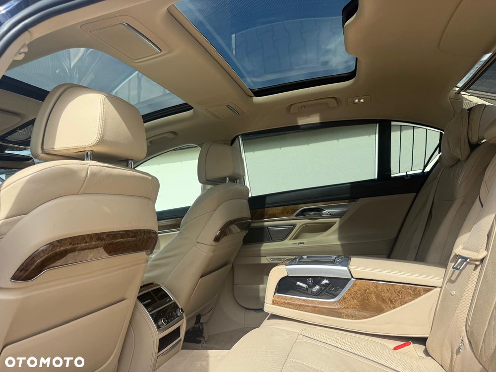 BMW Seria 7 740Li - 16