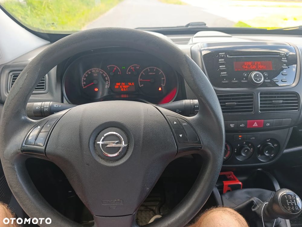 Opel COMBO - 21