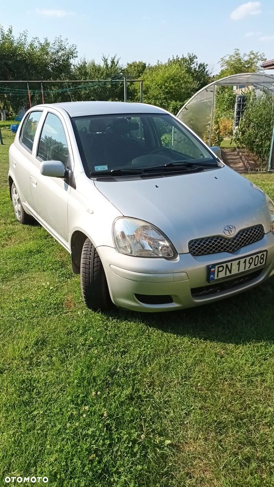 Toyota Yaris 1.0 Base - 2