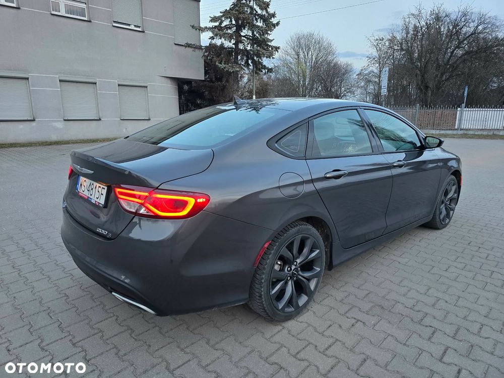 Chrysler 200 - 5