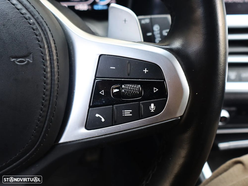 BMW 330 e Aut. M Sport - 14