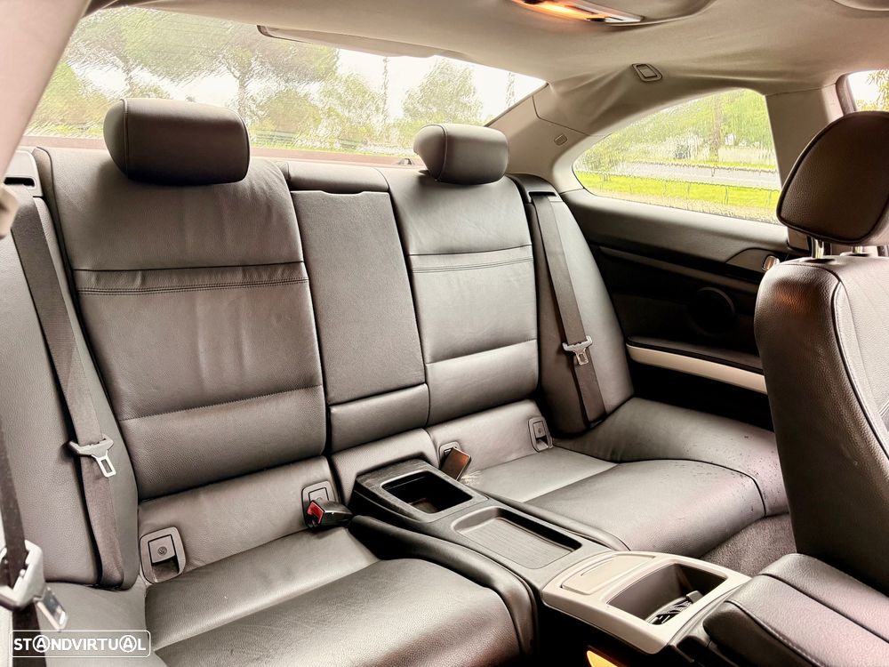 BMW 320 d Coupe Auto - 13