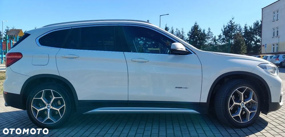 BMW X1 xDrive25i GPF Sport Line - 8