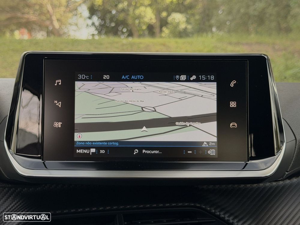 Peugeot 2008 1.2 PureTech Signature - 29