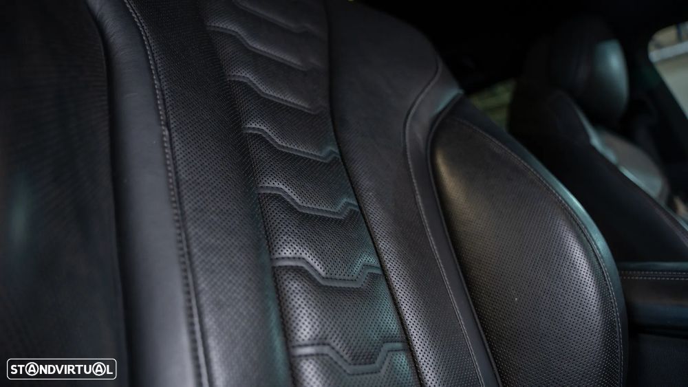 BMW 840 Gran Coupé d xDrive Pack M - 23