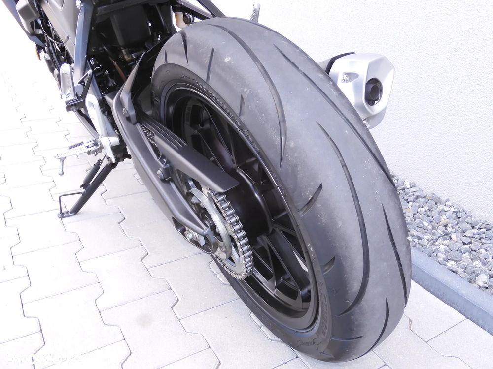 Yamaha MT - 32