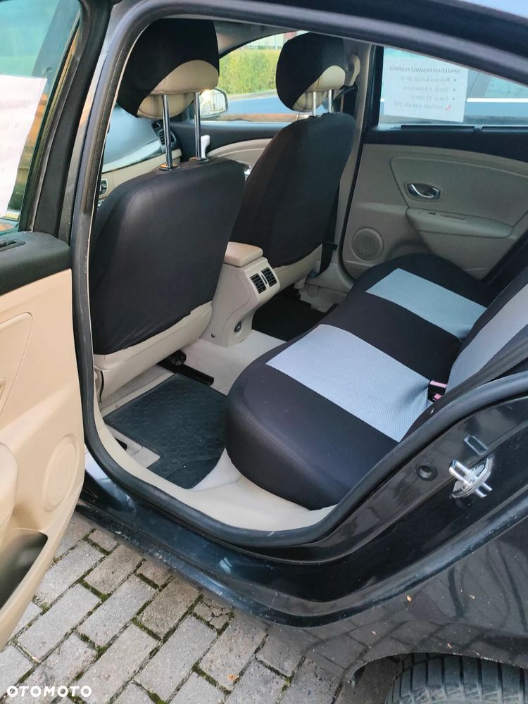 Renault Fluence 1.6 16V Privilege - 11