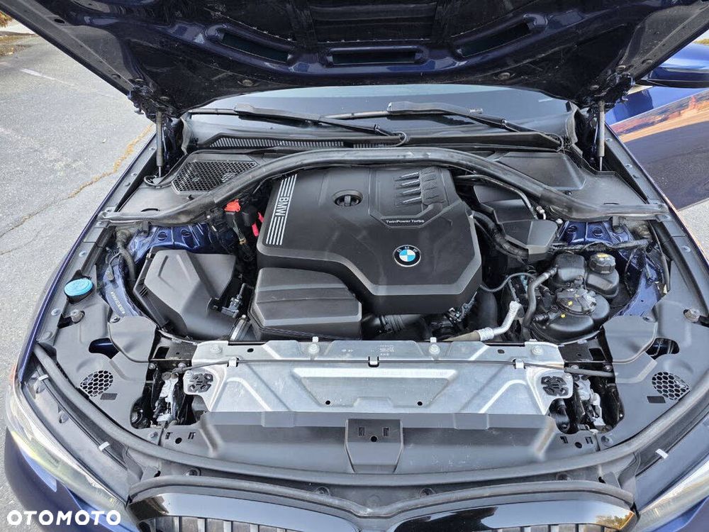 BMW Seria 3 330i Luxury Line - 18