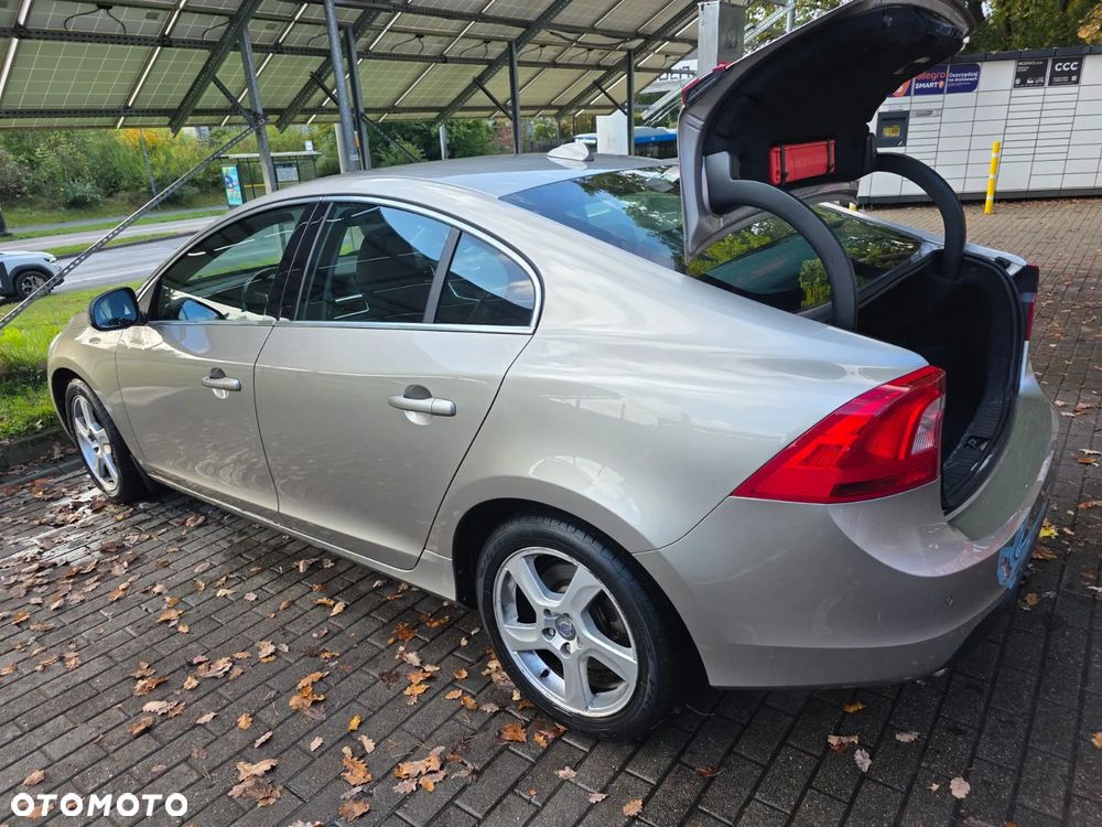 Volvo S60 2012 photo 4