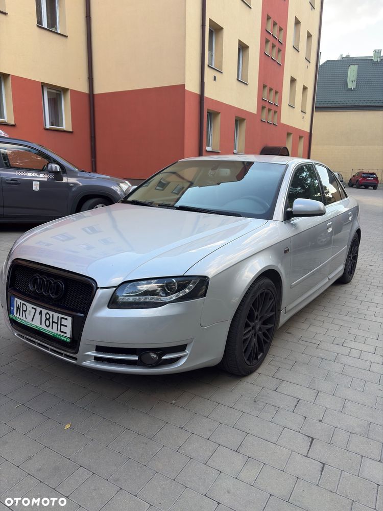 Audi A4 Limousine 2.0T FSI Quattro - 1