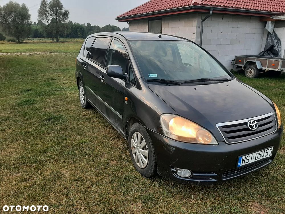 Toyota Avensis Verso 2.0 D-4D - 3