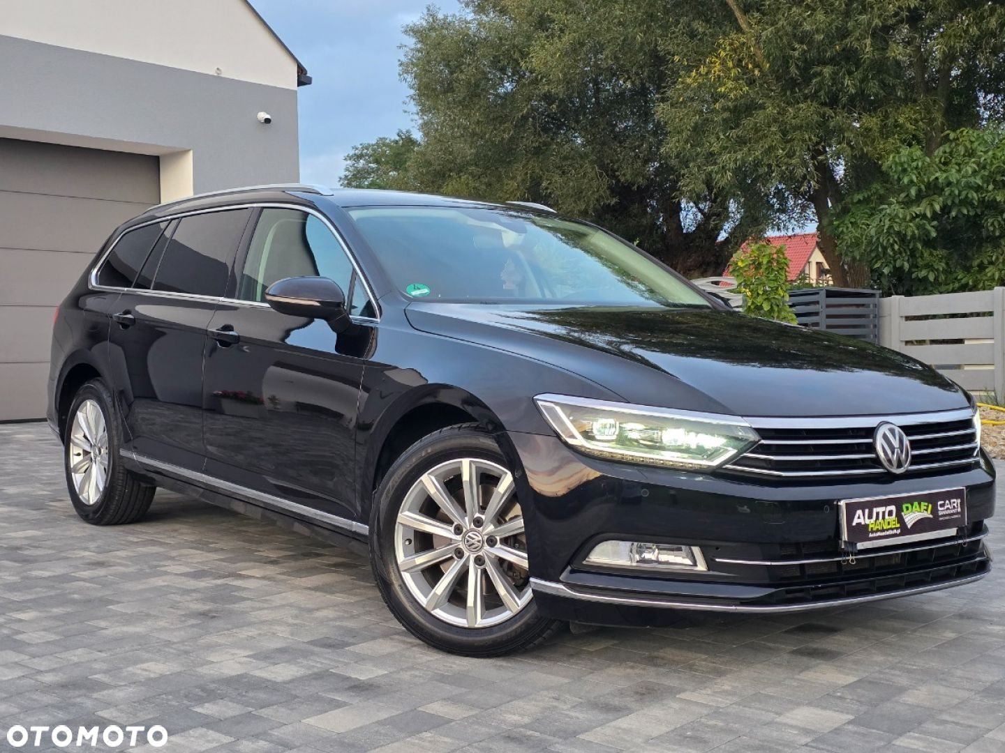 Volkswagen Passat - 2