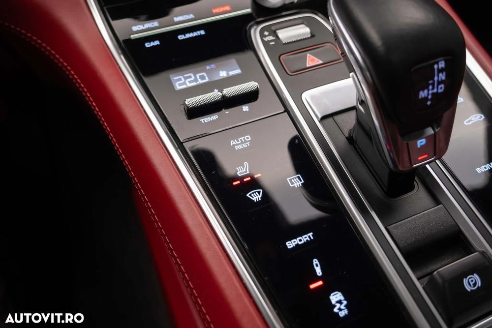 Porsche Panamera 4 - 22