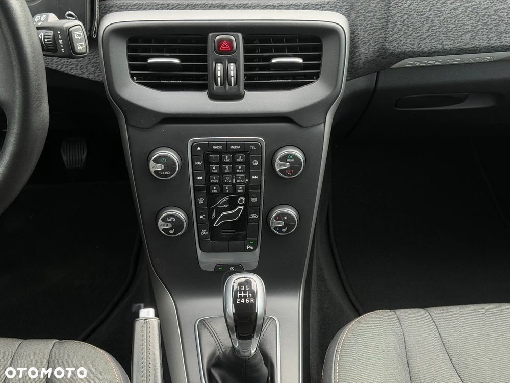 Volvo V40 Cross Country D3 Summum - 16