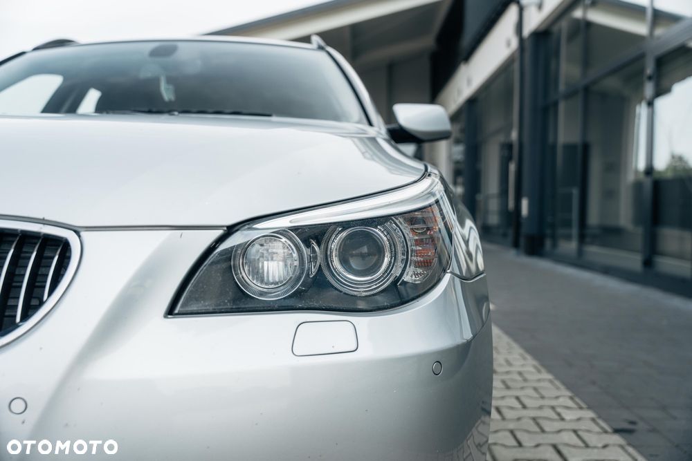 BMW Seria 5 525d xDrive Edition Exclusive - 7