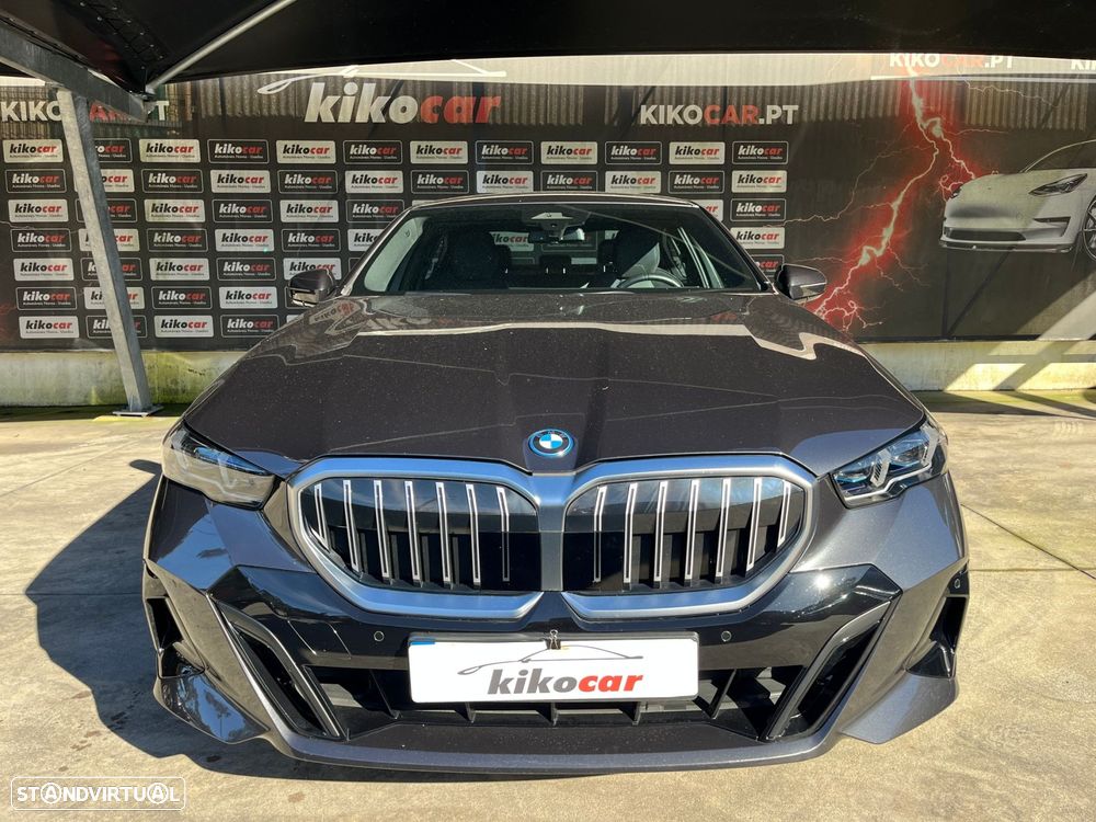 BMW 530 e Pack Desportivo M - 3