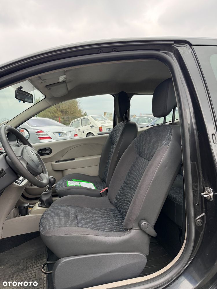 Renault Twingo 1.2 60 Authentique - 10