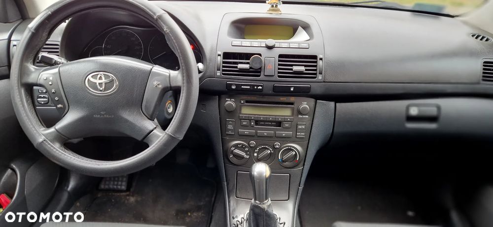 Toyota Avensis 2.0 D-4D Terra - 2