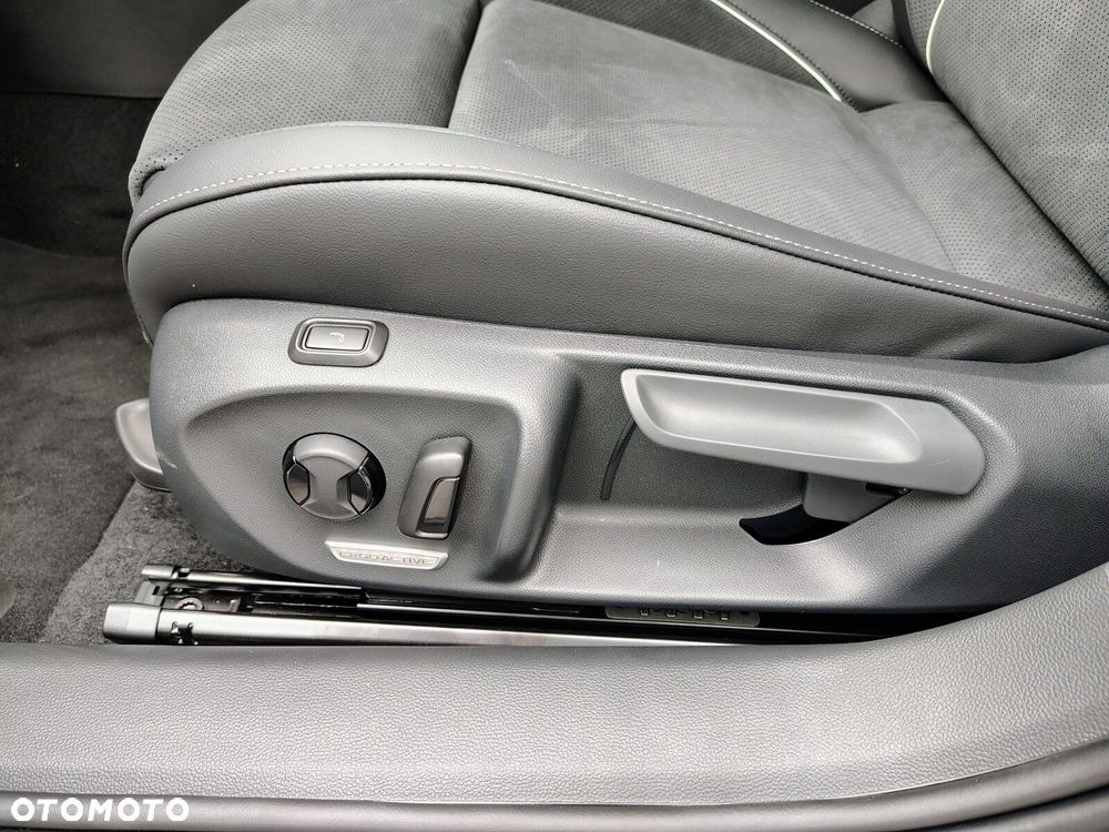 Volkswagen Passat - 20