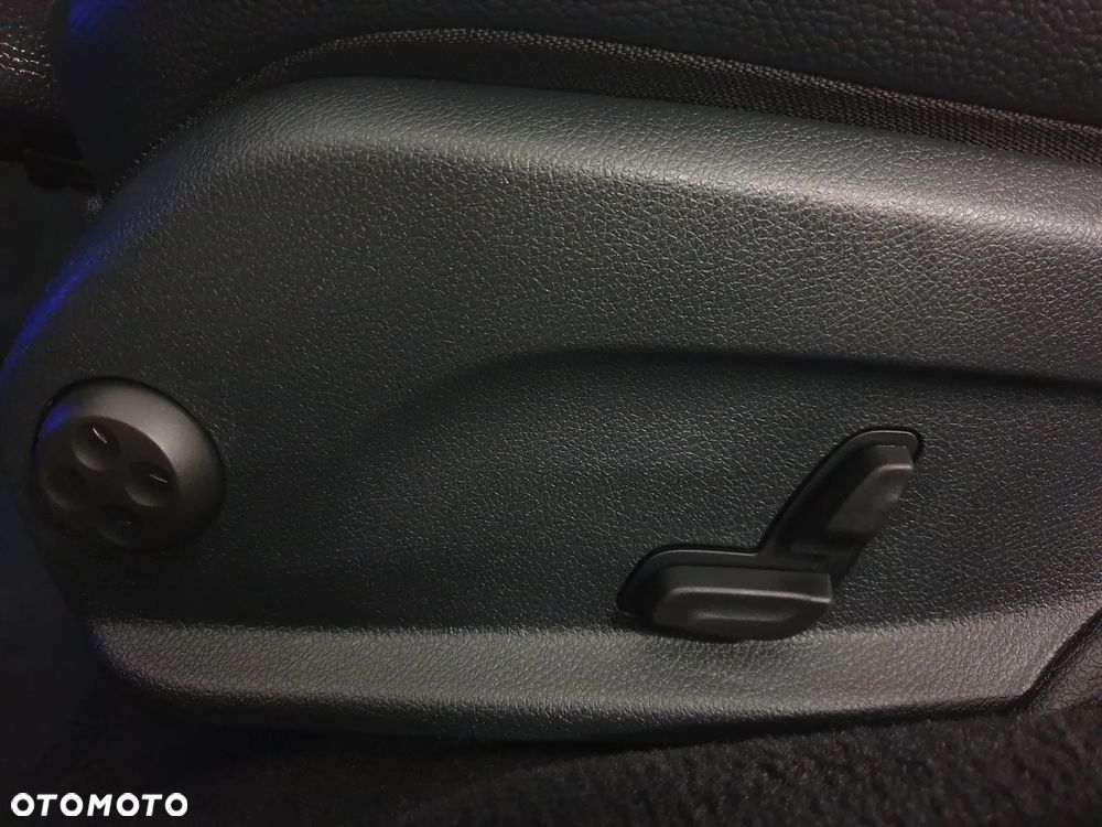 Mercedes-Benz Klasa E 300 de 4Matic 9G-TRONIC AMG Line - 31