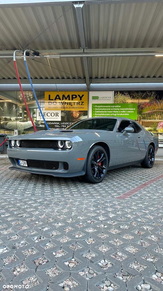 Dodge Challenger - 11