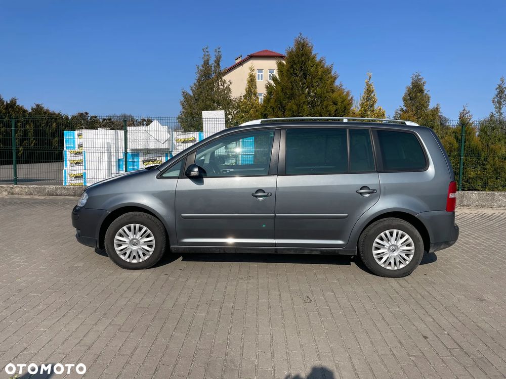 Volkswagen Touran 1.6 FSI - 2