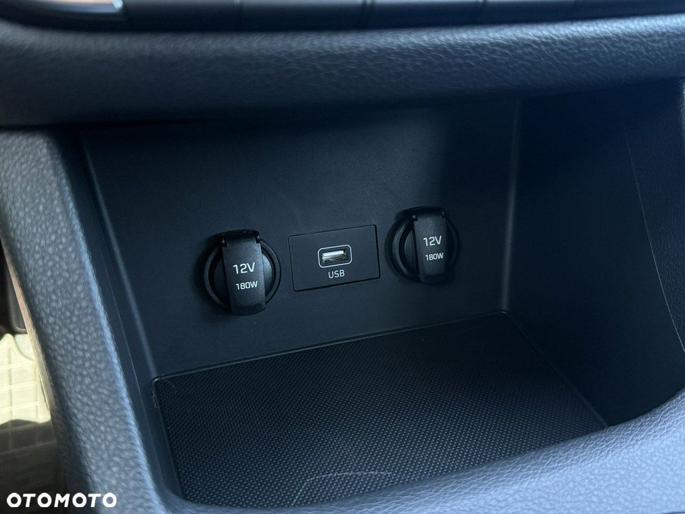 Hyundai i30 1.5 DPI Classic + - 26