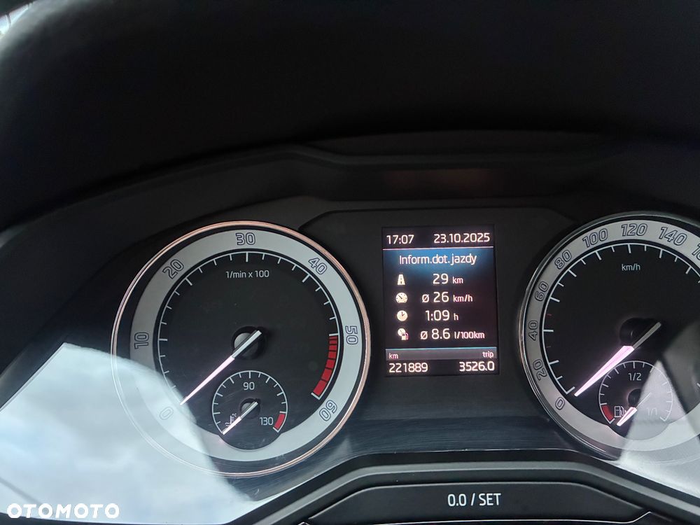 Skoda Superb 2.0 TDI 4x4 L&K DSG - 25