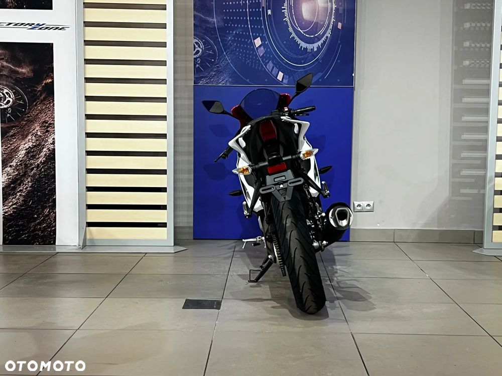 Yamaha R125 - 4