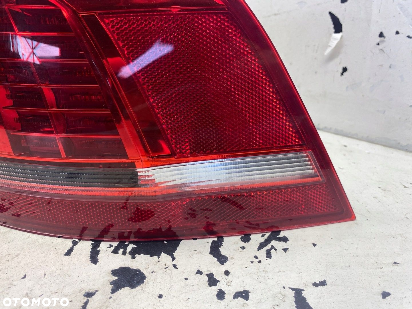 VW PASSAT B7 KOMBI LAMPA PRAWY TYŁ - 6