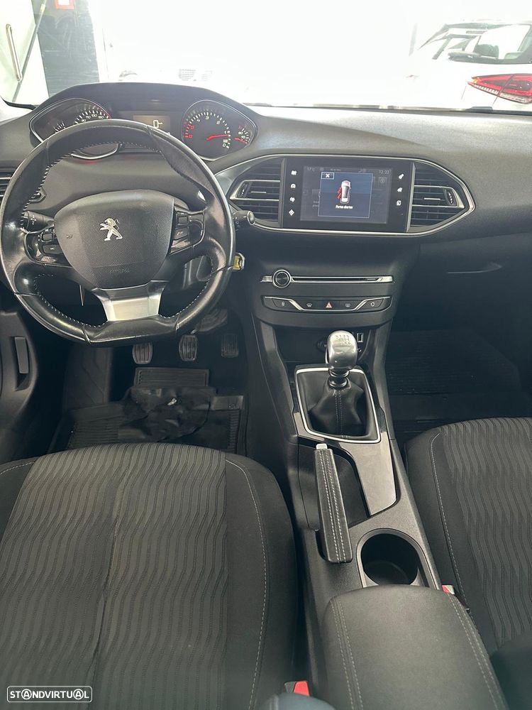 Peugeot 308 SW - 9