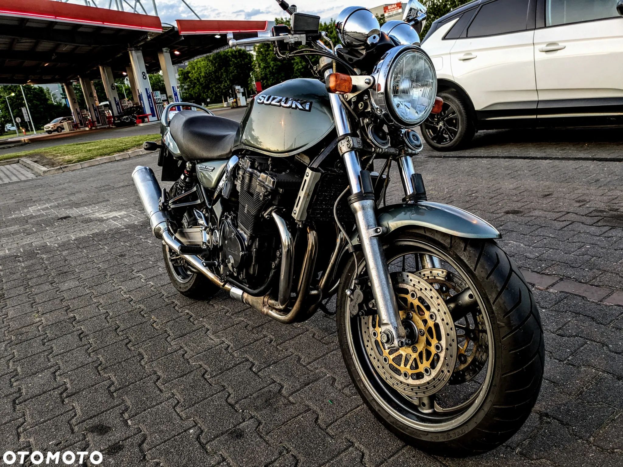 Suzuki GSX - 1