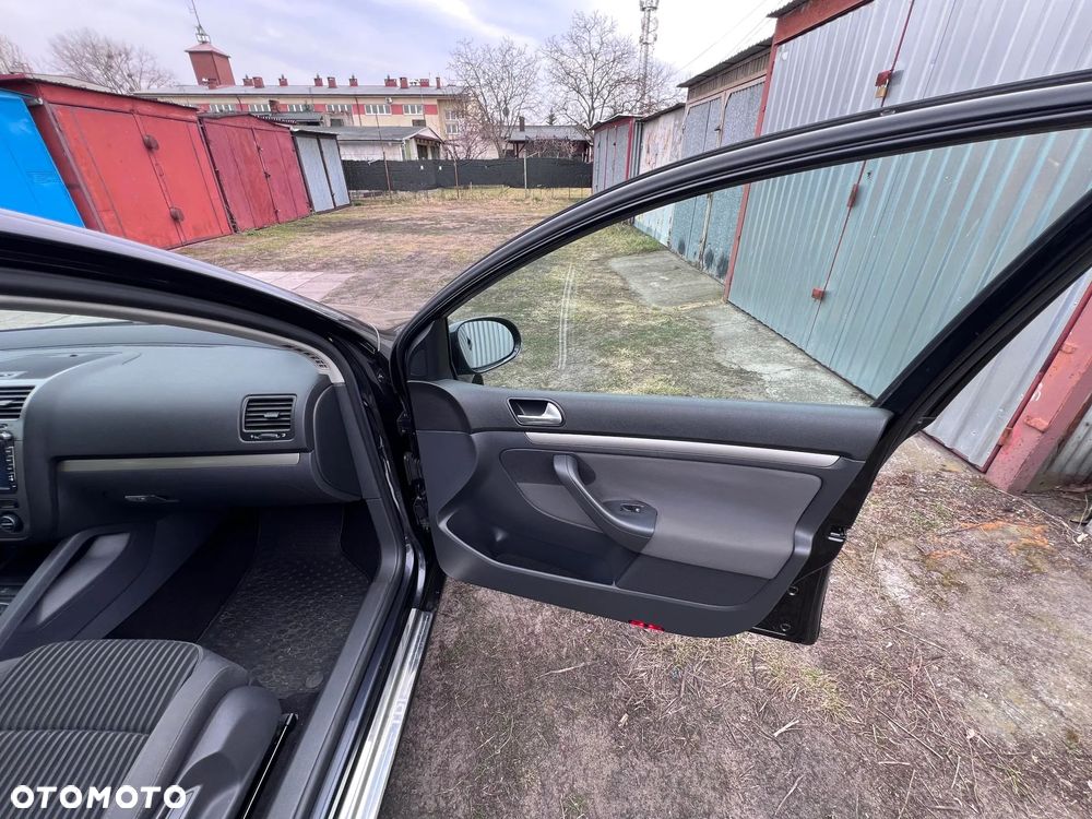 Volkswagen Golf 2.0 TDI Sportline - 33