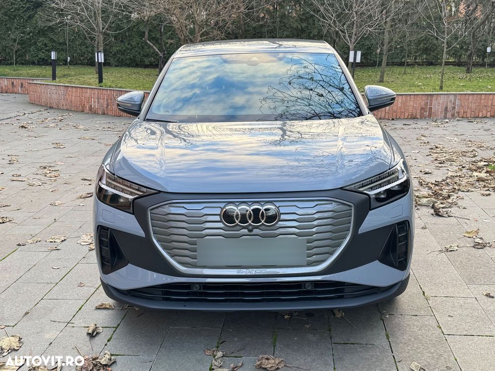 Audi Q4 - 1