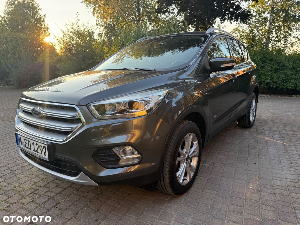 Ford Kuga 1.5 EcoBoost 4x4 Business Edition - 4