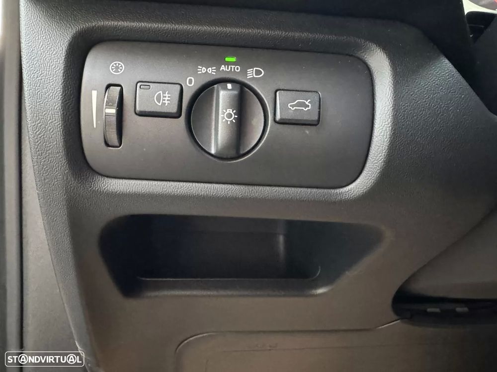 Volvo V40 Cross Country 1.5 T3 Geartronic - 36