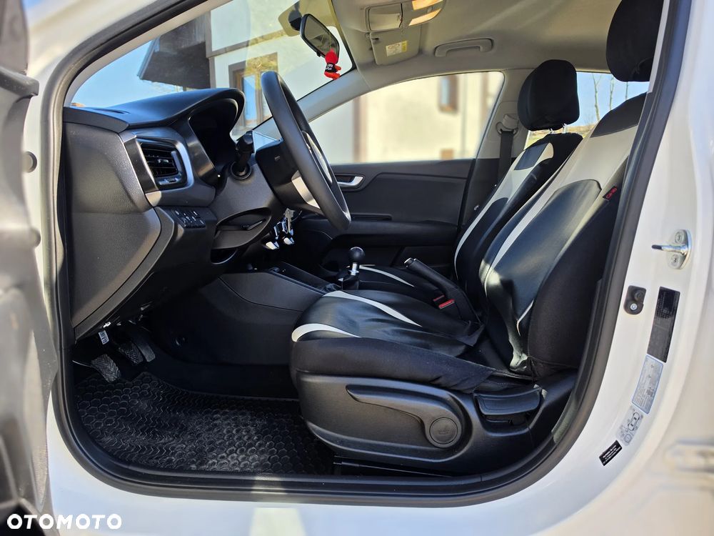 Kia Rio 1.2 L - 26