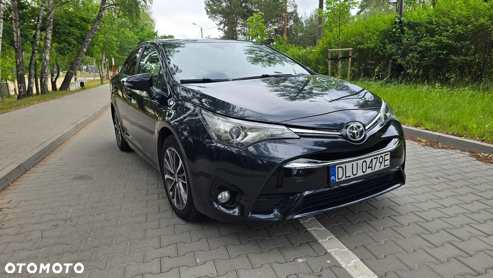 Toyota Avensis 1.8 Premium - 12