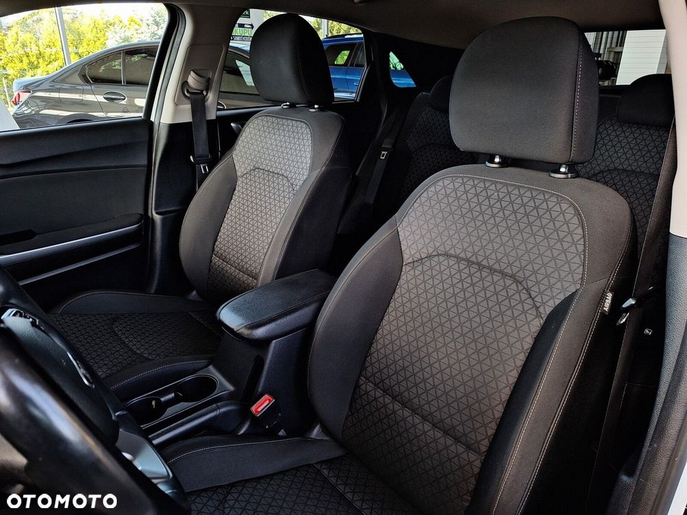 Kia Ceed 1.6 CRDi mHEV M - 22