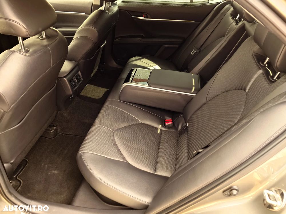 Toyota Camry 2.5 Exclusive - 16