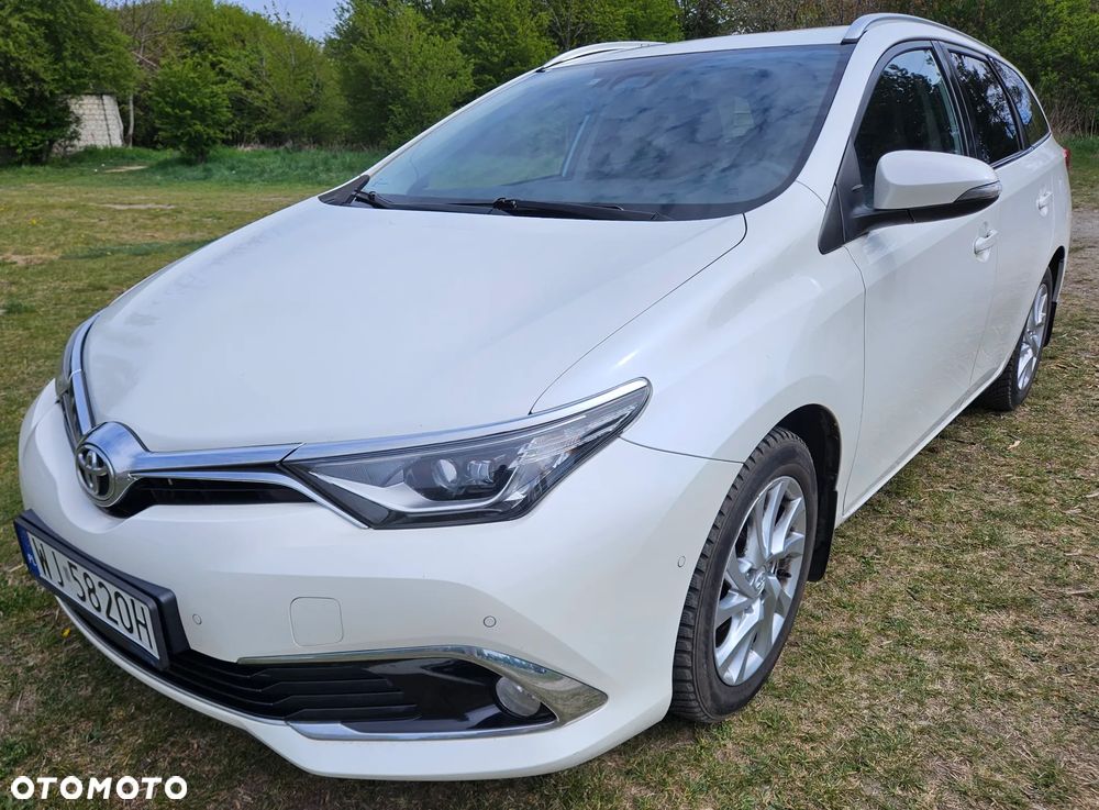 Toyota Auris 1.6 Prestige - 1